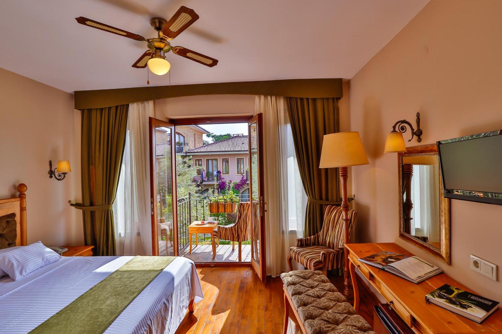 Palace Hotel Olive Odore Küçükkuyu Exteriör bild