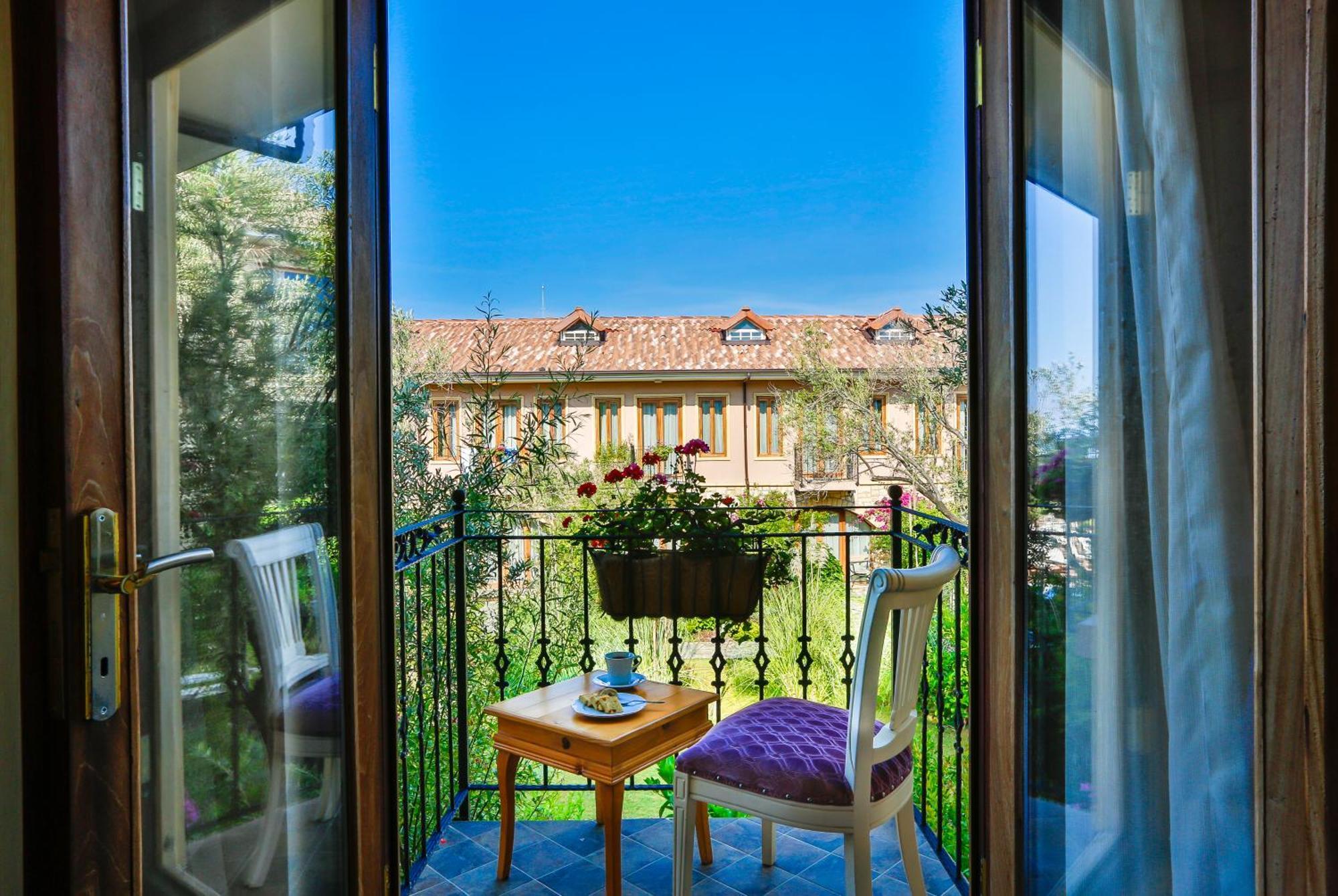 Palace Hotel Olive Odore Küçükkuyu Exteriör bild